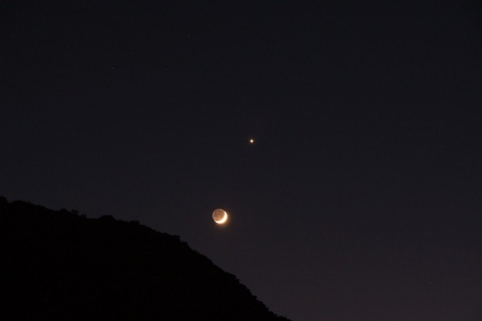 三日月と金星